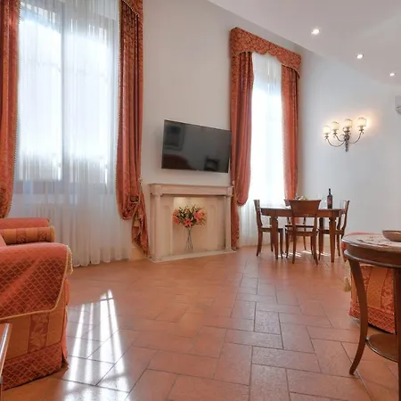 Aparthotel First Of Florence