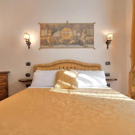 Aparthotel First Of 4*