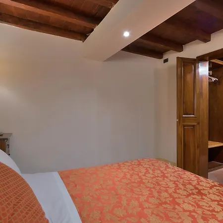 Aparthotel First Of 3*