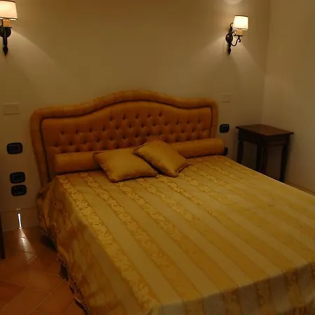 Aparthotel First Of 3*