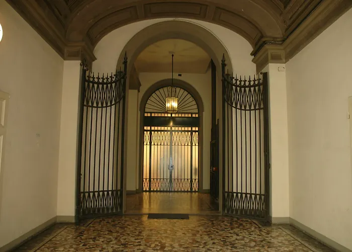 Apart Otel First Of Floransa